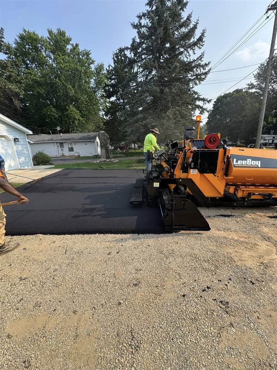 Asphalt paving in Bluffton, Indiana